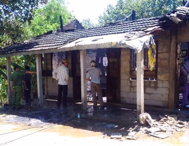 Mâu thuẫn gia đình, chồng châm lửa đốt nhà