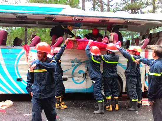 Tai nạn ở đèo Prenn: Ít nhất 7 người chết, hàng chục người bị thương ảnh 4