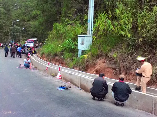 Tai nạn ở đèo Prenn: Ít nhất 7 người chết, hàng chục người bị thương ảnh 8