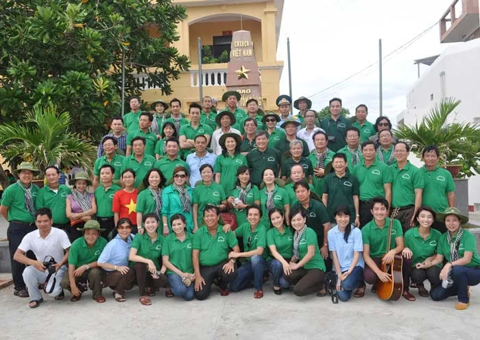 Lời thơ "Đón anh về" được phổ nhạc tiễn biệt phi công Trần Quang Khải