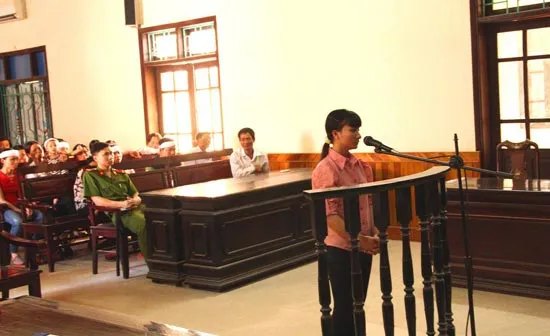 Dùng dao đâm chết chồng, vợ lãnh 14 năm tù giam