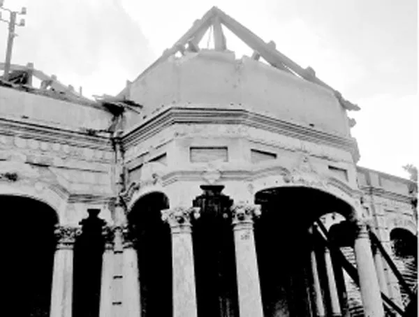 Một biệt thự tuyệt đẹp trên 100 tuổi bị tháo dỡ