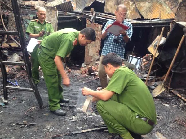 Cháy giữa đêm, 4 người tử vong