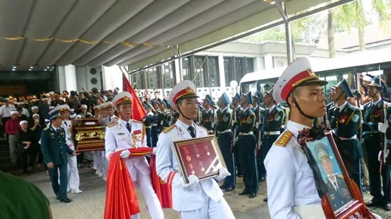 Nghẹn ngào tiễn biệt các đồng chí phi công và thành viên tổ bay CASA-212 ảnh 17