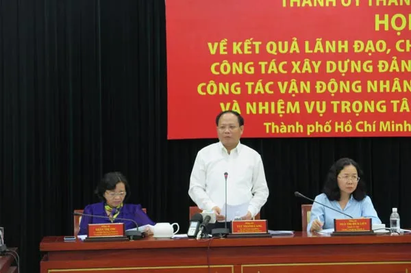 Họp báo công khai thông tin về công tác xây dựng Đảng-chính quyền