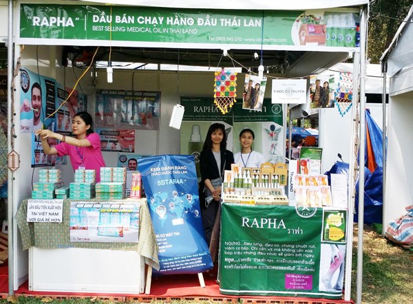A comestic pavilion is displayed at Thailand Exhibition. (Photo:SGGP)