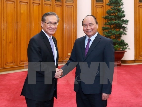 Prime Minister Nguyen Xuan Phuc (R) and Thai Foreign Minister Don Pramudwinai (Source: VNA)