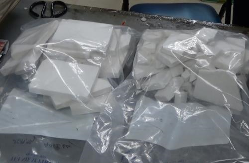 Some 14 bricks of heroin were seized by customs officers at the airport and relevant authorities on July 24 (Photo: VNA)
