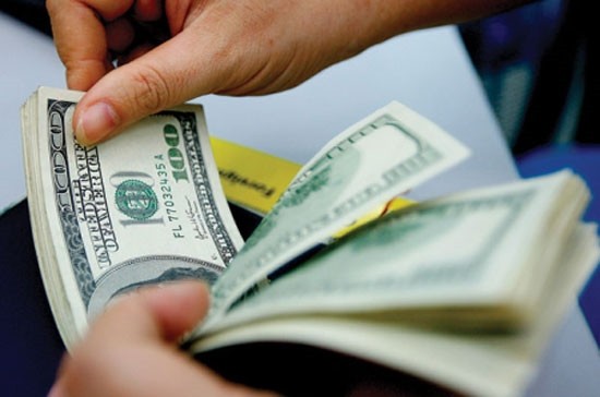 Foreign investors have invested almost US$3 billion in Vietnamese enterprises in the last twelve months ending July 2016. — Photo baodautu.vn