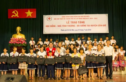 Mang niềm vui đến huyện ngoại thành