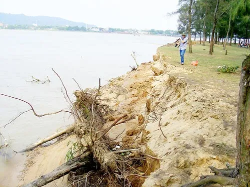 Sông Lam “đổi tính”