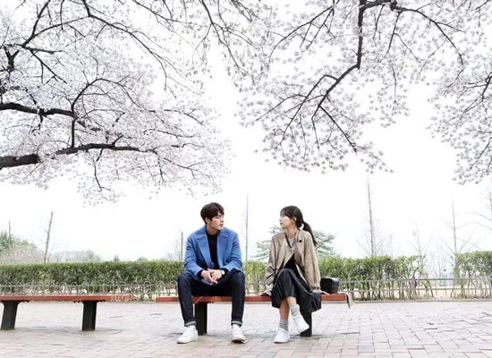 “Yêu không kiểm soát” phát sóng cùng thời điểm chiếu tại Hàn Quốc