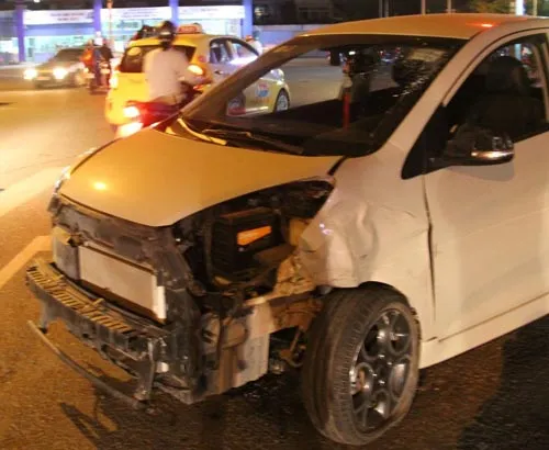 Say xỉn gây tai nạn liên hoàn khiến nhiều người hoảng sợ