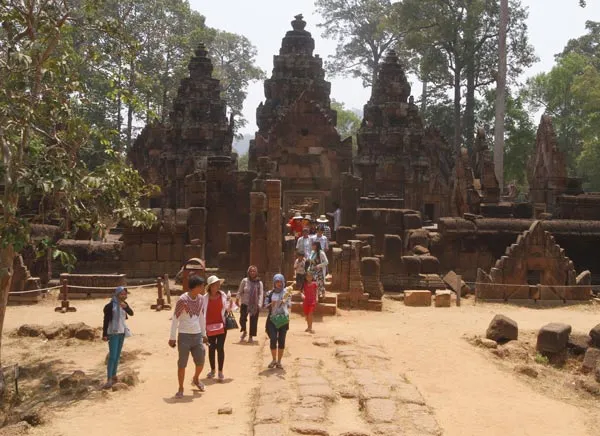Campuchia cấm du khách khiếm nhã vào Angkor Wat