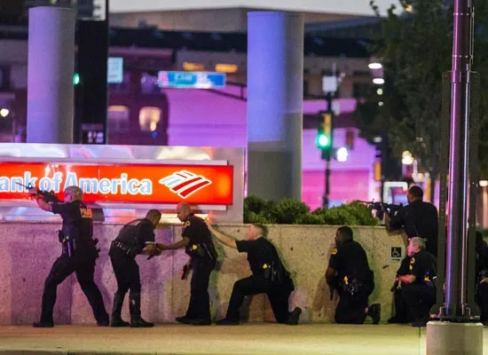 Dallas: 5 trong 12 cảnh sát bị bắn tỉa đã chết