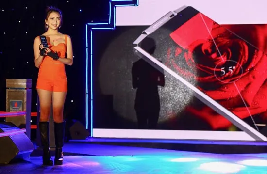 Oukitel đưa điện thoại có pin 10.000 mAh vào Việt Nam