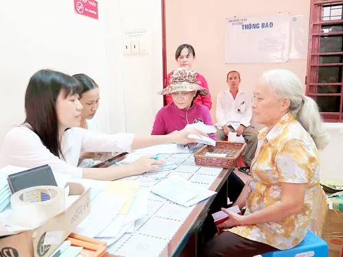 Lương hưu bằng… một nửa chuẩn nghèo