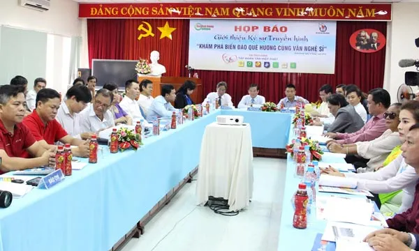 Ký sự truyền hình khám phá biển đảo quê hương cùng văn nghệ sĩ