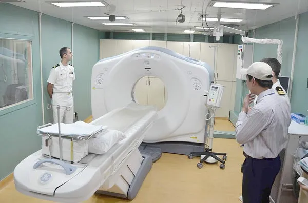 Tham quan tàu bệnh viện Hải quân Hoa Kỳ USNS Mercy