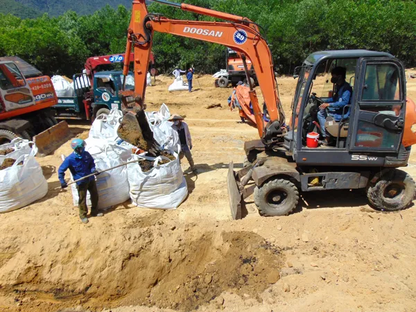 Hà Tĩnh thiếu sót trong việc lấy mẫu phân tích chất thải của Formosa