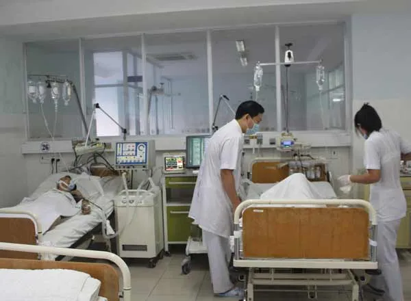 Bị ngạt khí hầm nước mắm, 3 công nhân nguy kịch