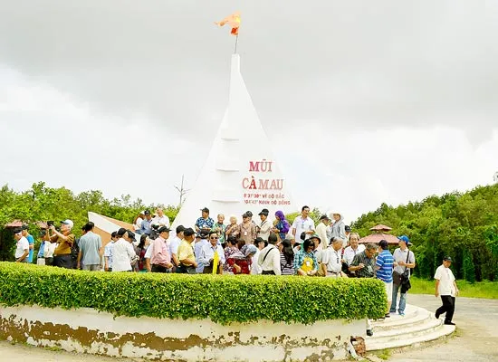 Về Cà Mau - đi ô tô ra Đất Mũi