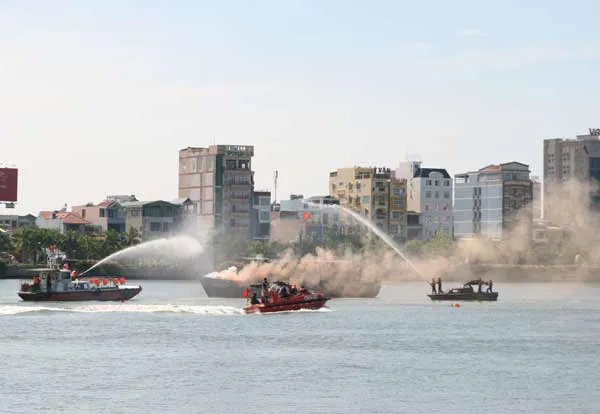 Hải quân Hoa Kỳ, Nhật Bản và Việt Nam diễn tập cứu nạn trên vùng biển Đà Nẵng