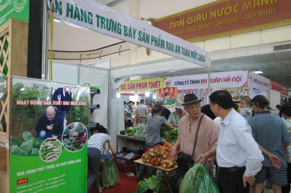 Tổ chức chợ phiên nông sản an toàn 2 tuần/lần