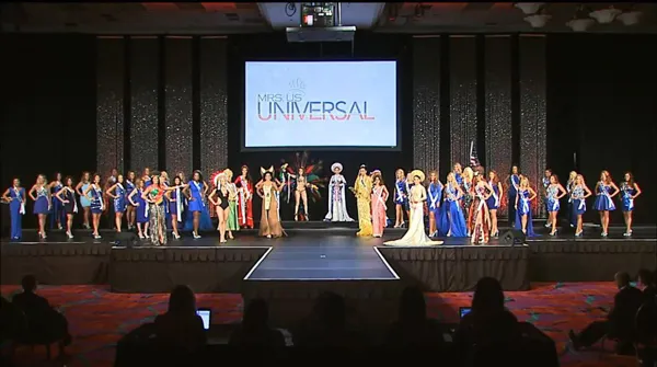 MC Đỗ Phương Thảo lọt Top 8 Mrs Universal 2016