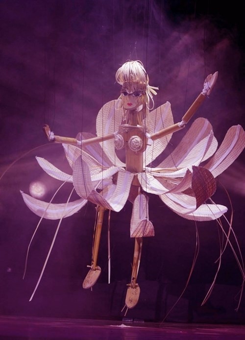 The string puppet performance Vu Dieu Hoa Quynh (Dances of the Night Queen) by the Viet Nam Puppetry Theatre won the gold medal at the International Puppetry Festival held last year in Hanoi(Source: vcmedia.com)