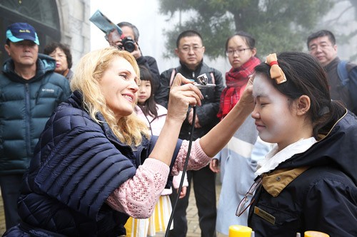International tourists arrived in Ba Na.