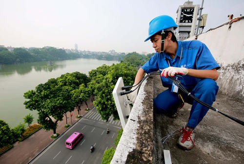 Free wifi is installed at Hanoi Post Office. (Photo: Sggp)