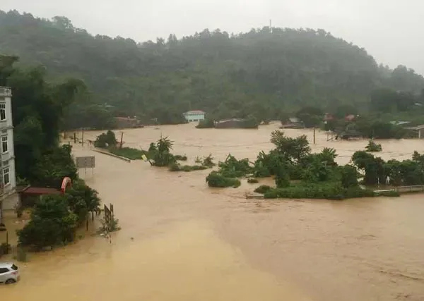 Lào Cai: 12 người chết và mất tích do lũ