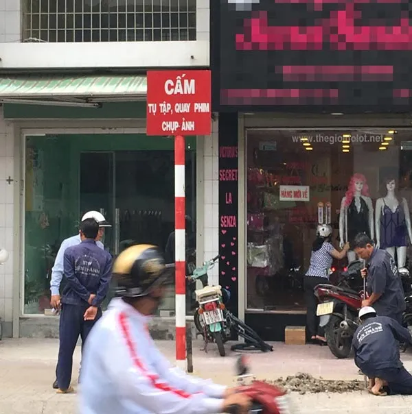 Cửa hiệu cũng có quyền treo biển cấm?