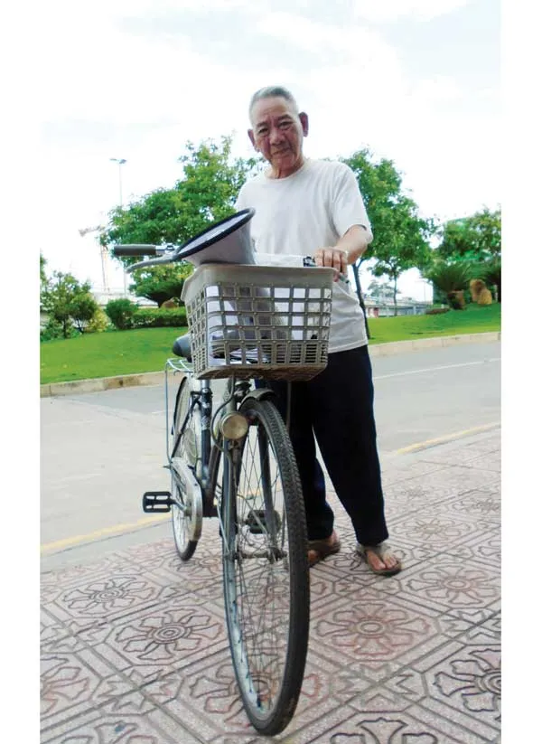 Làm dâu trăm họ