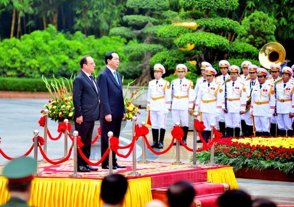 The welcome ceremony takes place within solemn atmosphere at Presidential Palace. (Photo:SGGP)