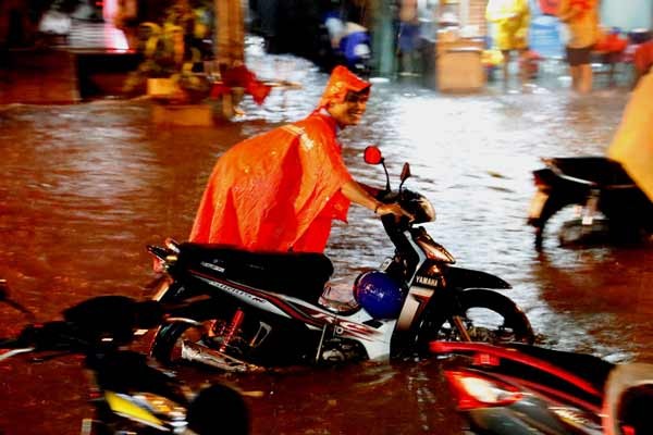 Vehicles broke down during heavy rains yesterday