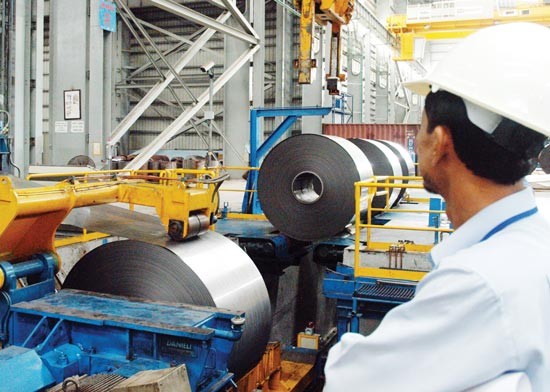 At a steel factory (Photo: SGGP)