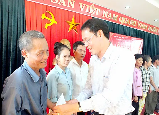 Hỗ trợ người dân Vĩnh Phúc khắc phục hậu quả mưa bão