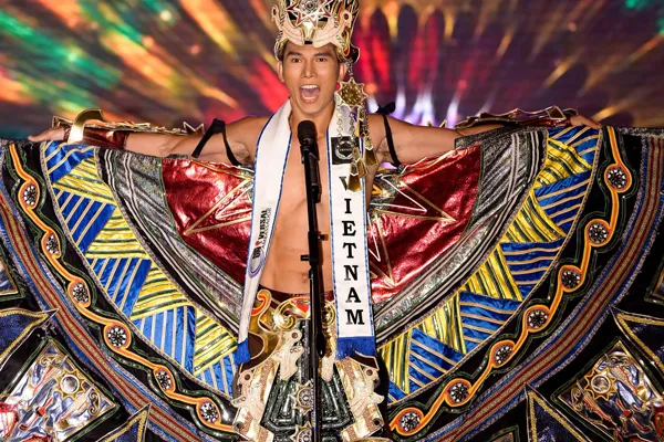 Ngọc Tình đoạt ngôi Á vương 1 cuộc thi Nam vương Đại sứ Hoàn vũ 2016