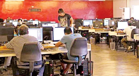 Sản xuất  “anime địa phương”