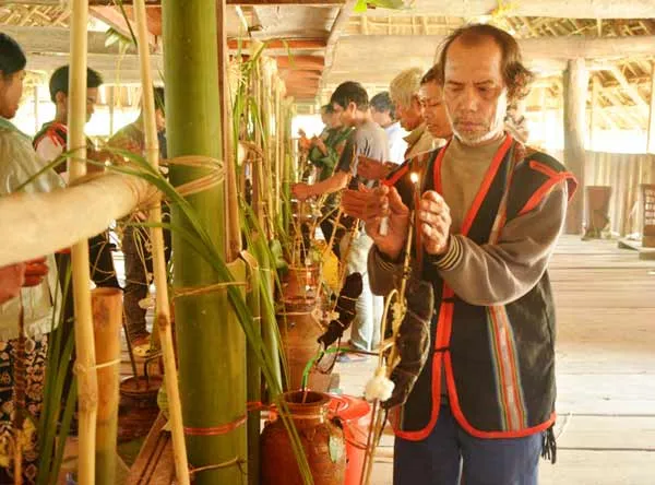 Dân làng Cheo Leo đón Tết Ét Đoong