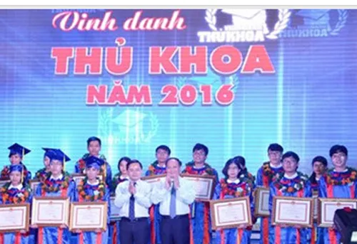 TPHCM vinh danh 83 thủ khoa