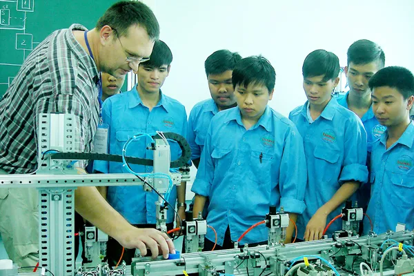 Bài 2: Tạo môi trường học nghề đạt chuẩn
