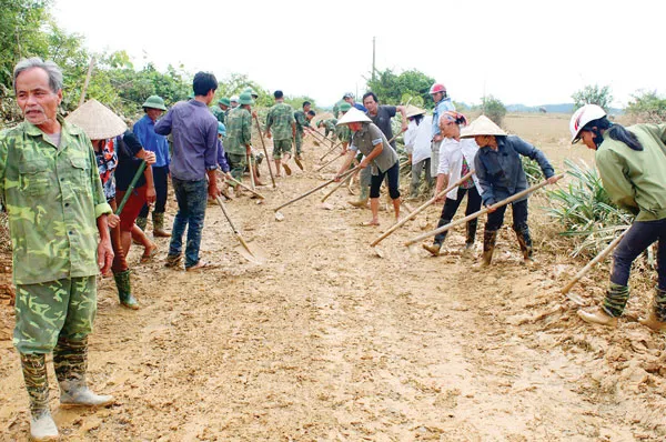 Gắn bó, sẻ chia ảnh 2