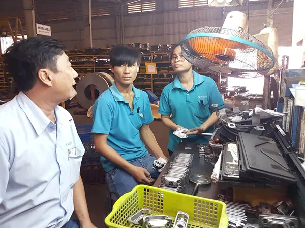 Bài 1: Khẳng định chỗ đứng trong doanh nghiệp