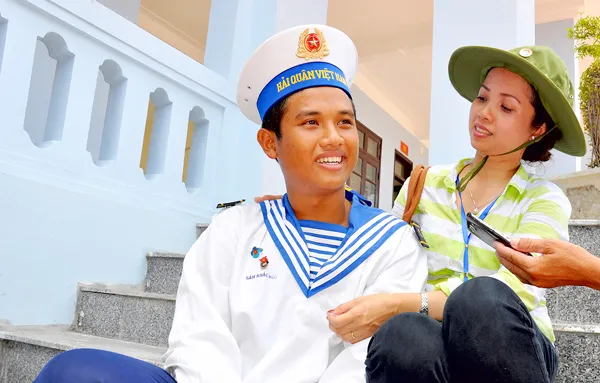 Tiếp sức lính đảo