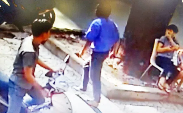 Cấm hành nghề đối với tài xế xe buýt tấn công người đi đường