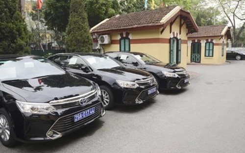 The fleet of State-owned cars serving officials will be cut by 30 to 50 percent, or about 12,000 to 20,000 cars, by the year 2020. (Photo: vneconomy.vn)