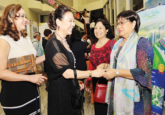 Overseas Vietnamese at a meeting in HCMC (Photo: SGGP)